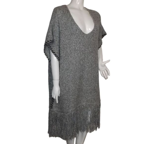 TOPSHOP Poncho/Cape/Vest, M/L, Gray, Fringe, Scoop neckline - Picture 2 of 11